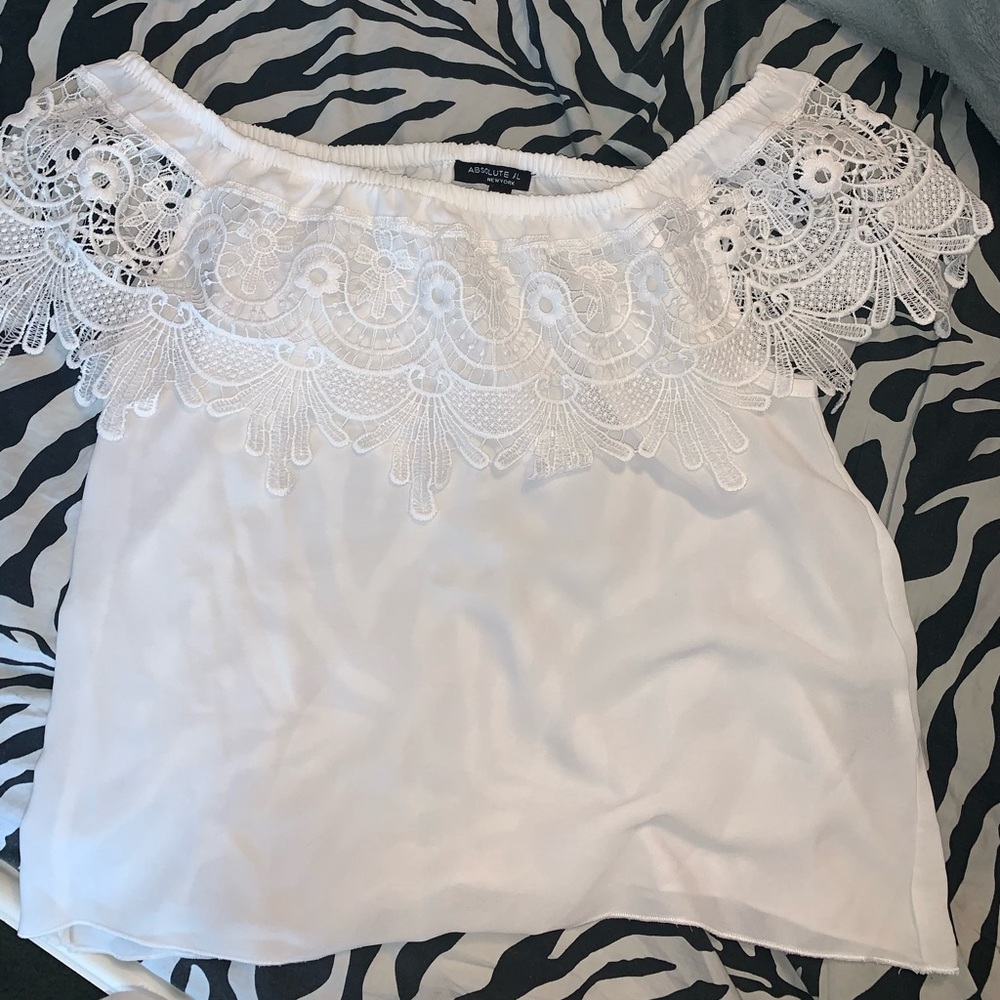 Off the shoulders top!! Please buy